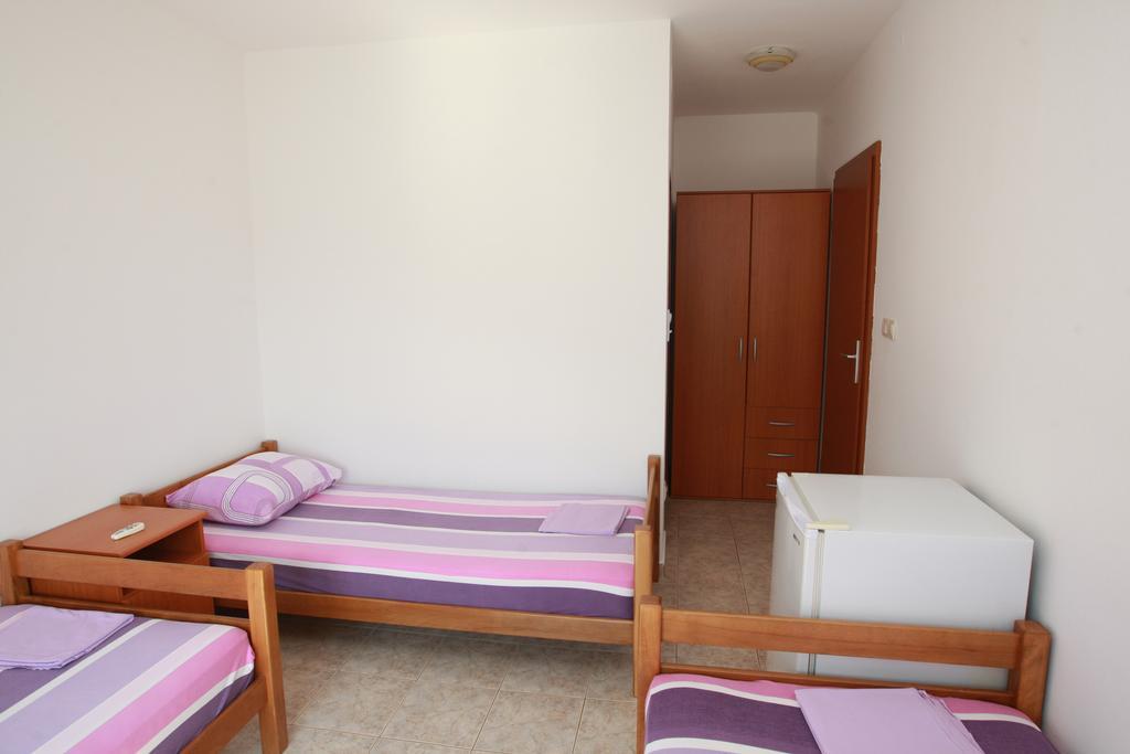 Guest House Ugljevarevic Budva Rom bilde